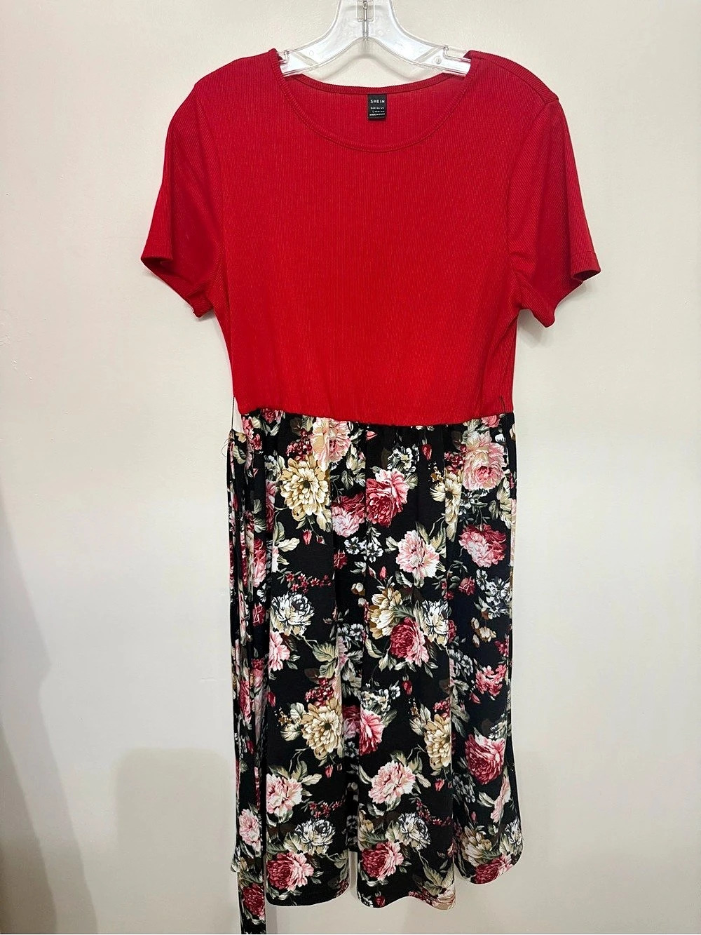 SHEIN Floral Maxi Dress in Red & Black Size Large